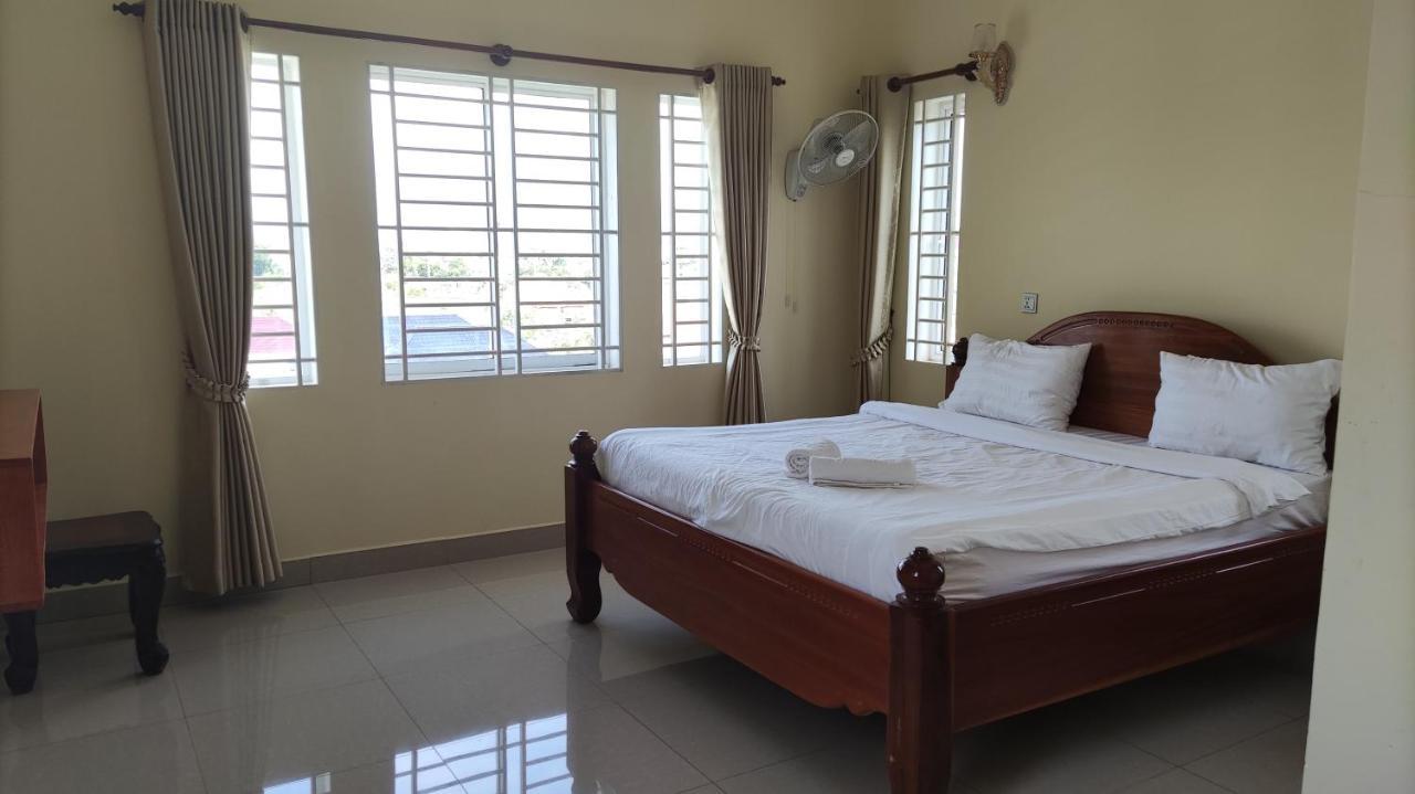 Monica Guesthouse กำปอต ภายนอก รูปภาพ