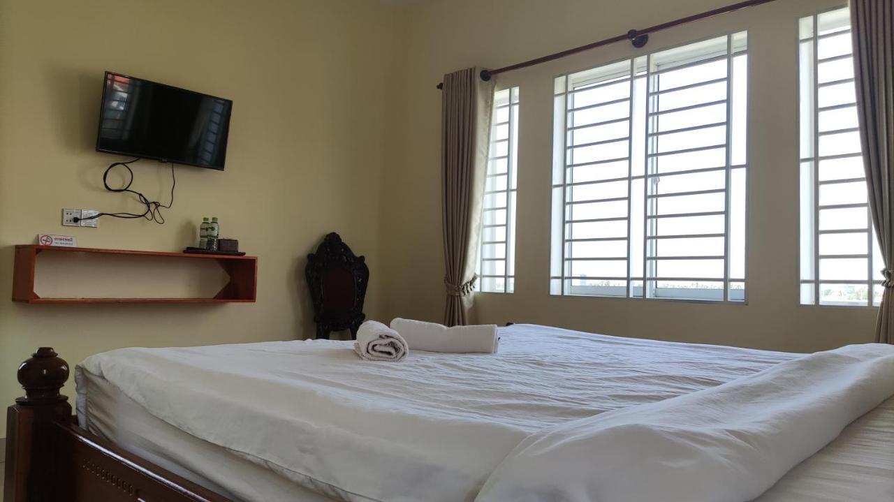 Monica Guesthouse กำปอต ภายนอก รูปภาพ