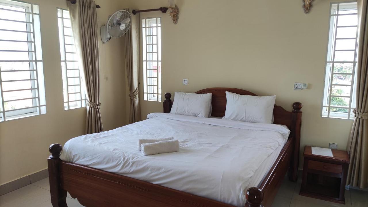 Monica Guesthouse กำปอต ภายนอก รูปภาพ