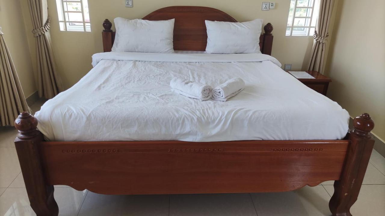 Monica Guesthouse กำปอต ภายนอก รูปภาพ