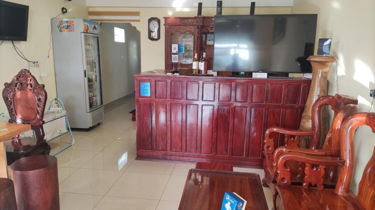 Monica Guesthouse กำปอต ภายนอก รูปภาพ