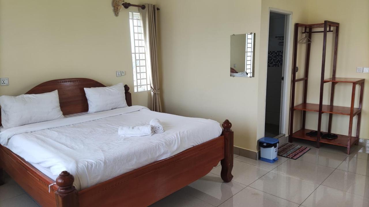 Monica Guesthouse กำปอต ภายนอก รูปภาพ