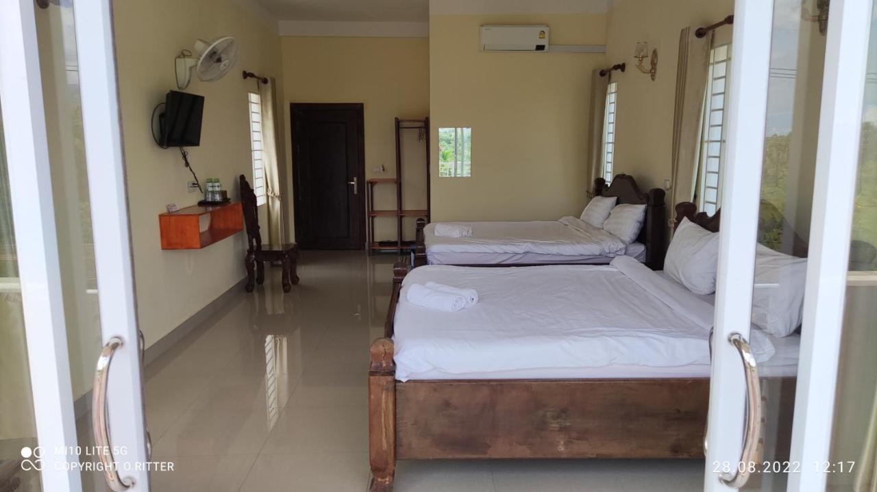 Monica Guesthouse กำปอต ภายนอก รูปภาพ